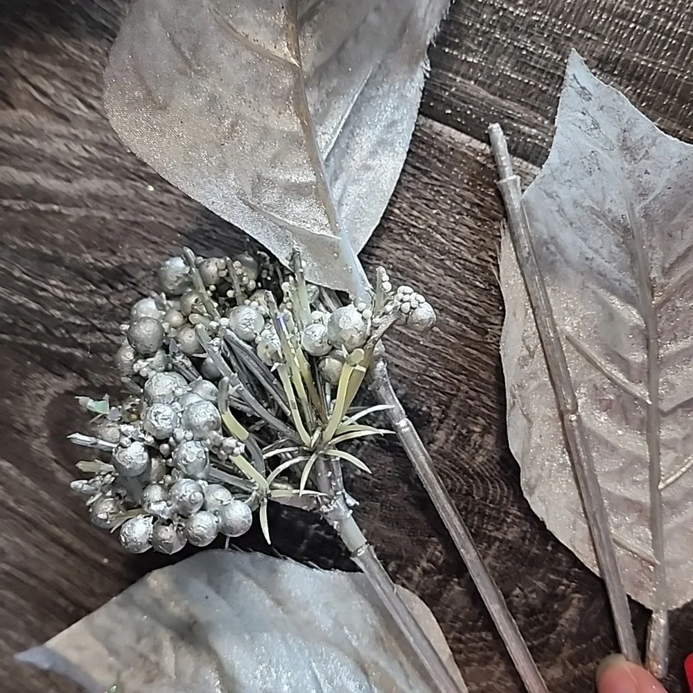 7 Platinum Queen Anne's Lace & Leaves floral Stems